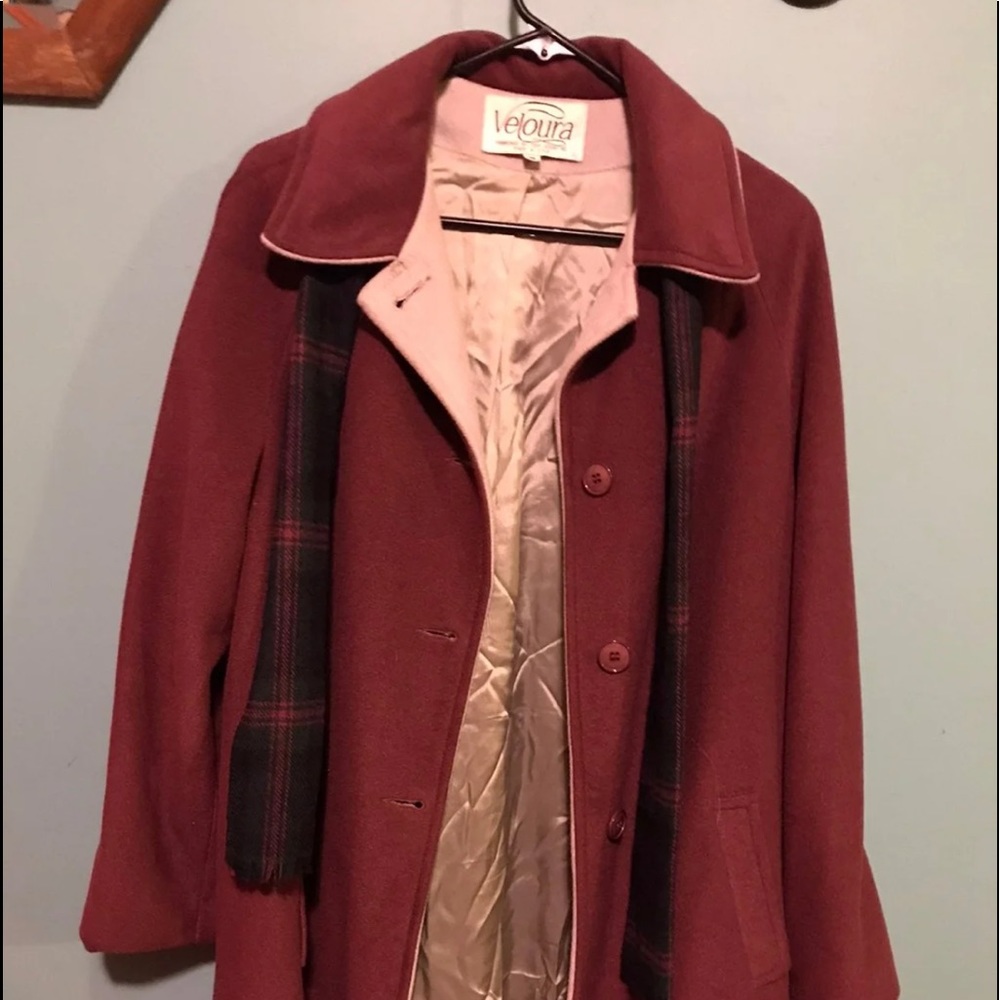 A lady’s Veloura jacket size 16